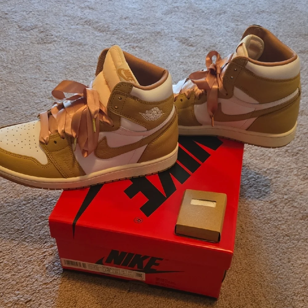 Air Jordan 1 Mid Wheat & White Sneaker